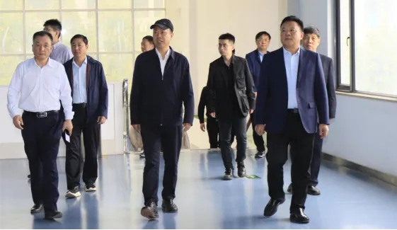 中國工程院院士任發(fā)政蒞臨花花牛乳業(yè)集團調(diào)研指導(dǎo)工作