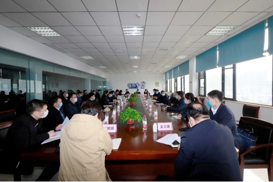 省委統(tǒng)戰(zhàn)部副部長張紅林一行蒞臨花花牛乳業(yè)集團(tuán) 調(diào)研復(fù)工復(fù)產(chǎn)暨二七區(qū)民營經(jīng)濟(jì)發(fā)展工作座談會